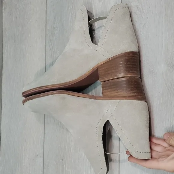 Coconuts By Matisse Women Pronto Ankle Suede Heels boots sz 6M
