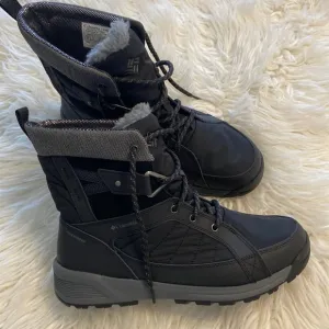 COLUMBIA Women’s Boots size 10 brand new without tag  please see all photos