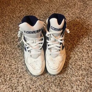 Converse High Top Basketball Shoes Sneakers Athletic White Blue