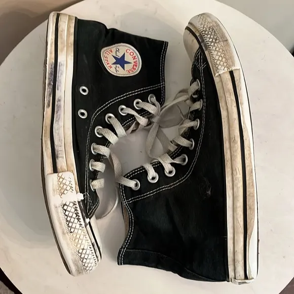 Converse Original High Top Sneakers Black White Unisex 6.5 Men/ 8.5 Women's