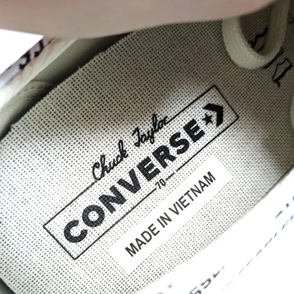 Converse Sneakers Mens 10 Love Fearlessly Low Top Lace Up Black White Skater