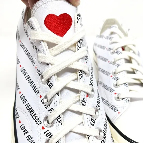 Converse Sneakers Mens 10 Love Fearlessly Low Top Lace Up Black White Skater