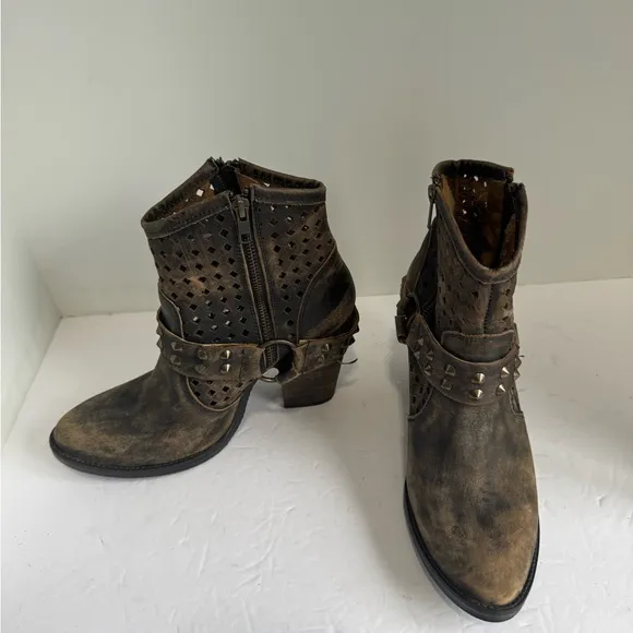 Coolway distressed leather heels booties in size 10.