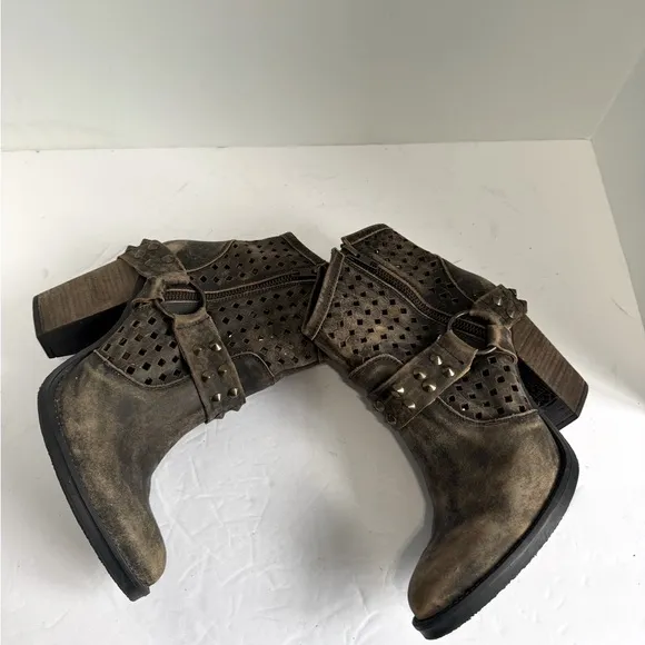 Coolway distressed leather heels booties in size 10.