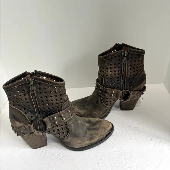 Coolway distressed leather heels booties in size 10.