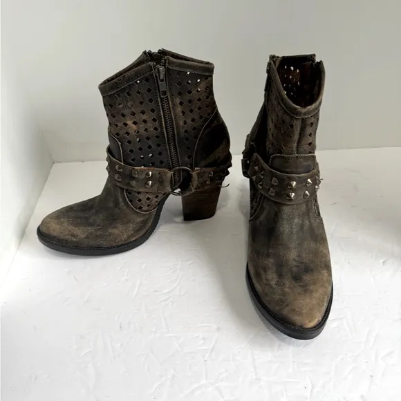 Coolway distressed leather heels booties in size 10.