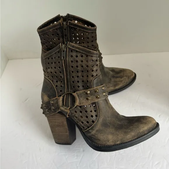 Coolway distressed leather heels booties in size 10.