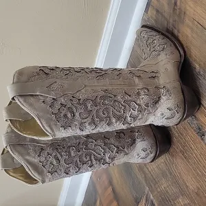 Corral Cream Western Cowboy Boots with Embroidered Detailing