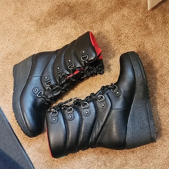 Cougar Wedgy Pillow Waterproof Boots