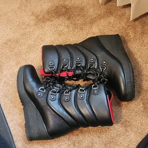 Cougar Wedgy Pillow Waterproof Boots