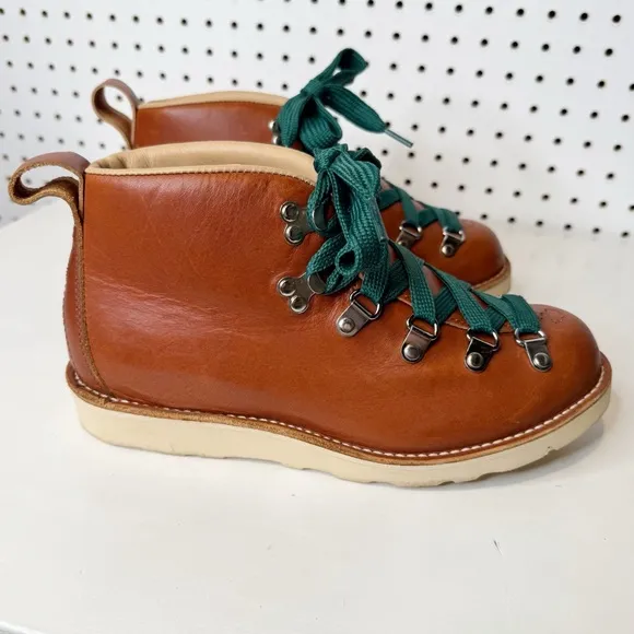 Crary | Leather Hiking Boots w/ Green Laces, Retro Style, Vibram Sole Sz. 7