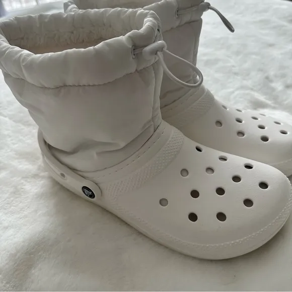 CROCS Classic Lined Neo Puff Boots White Women’s Size 10
