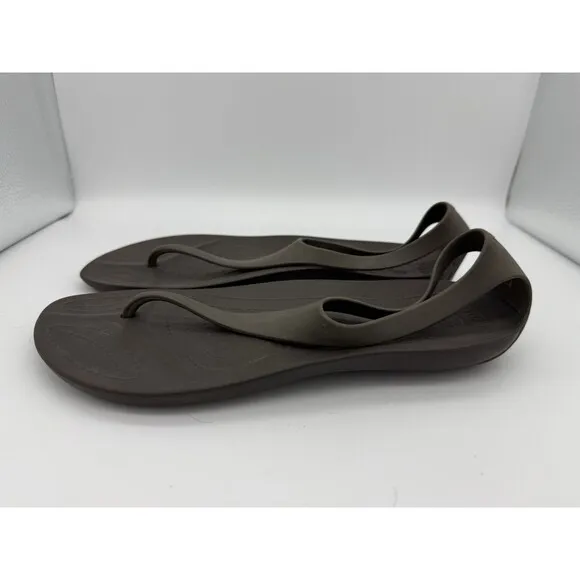 Crocs Serena Sandals Women 9 Dk Brown Flip Flop Slingback Travel Vacation Beach