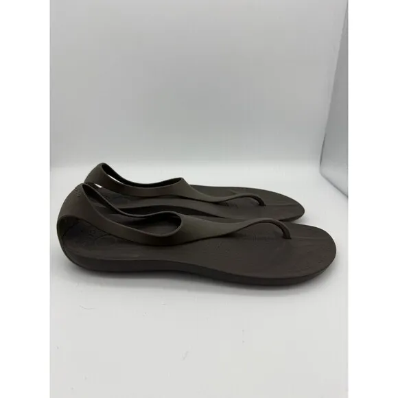 Crocs Serena Sandals Women 9 Dk Brown Flip Flop Slingback Travel Vacation Beach