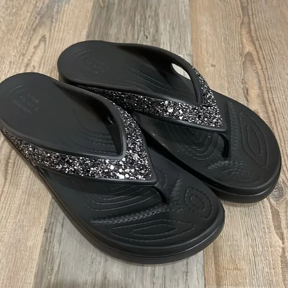 Crocs Women's  Sloane Glitter Black Flip Flops Thongs Sandals Size 10