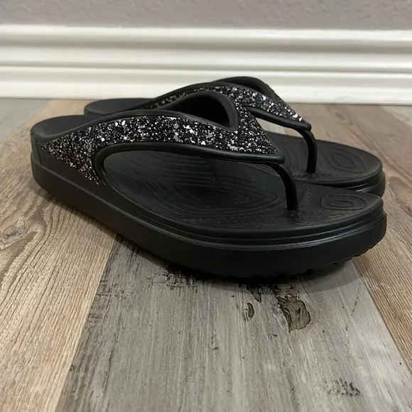 Crocs Women's  Sloane Glitter Black Flip Flops Thongs Sandals Size 10