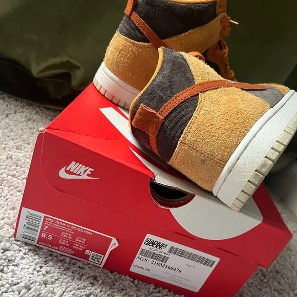 Curry Dunks size 7 big‎ kids high top suede basketball sneakers