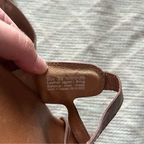 Dansko Brown Strappy Sandals Buckle Wedge Heel Arch Support Beach Summer Comfy