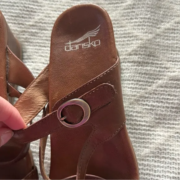 Dansko Brown Strappy Sandals Buckle Wedge Heel Arch Support Beach Summer Comfy