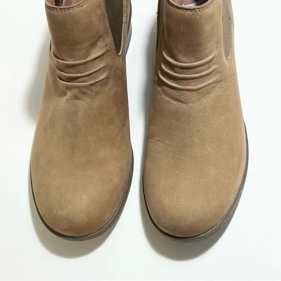 Dansko Chelsea boots Dansko Waterproof brown leather Chelsea booties size 39 EU