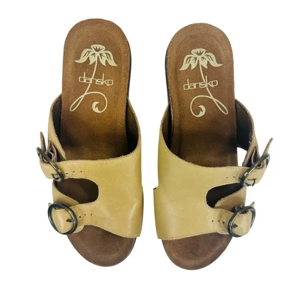 Dansko Fern Buckle Wedge Sandals Full Grain Leather Studded Beige Sz 36 5.5 6