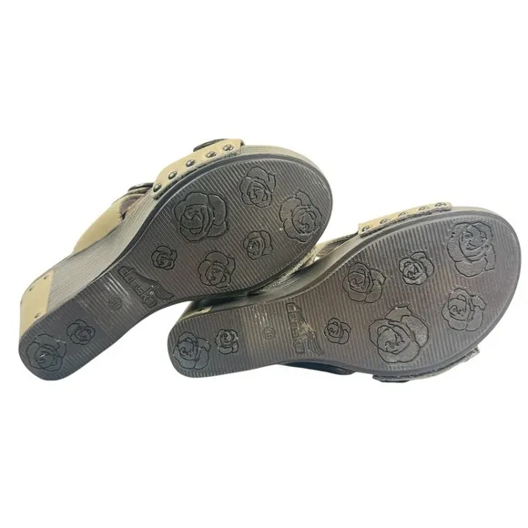 Dansko Fern Buckle Wedge Sandals Full Grain Leather Studded Beige Sz 36 5.5 6