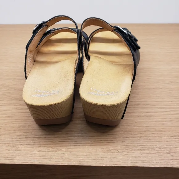 Dansko Tarin – Black Milled Burnished Leather Sandals