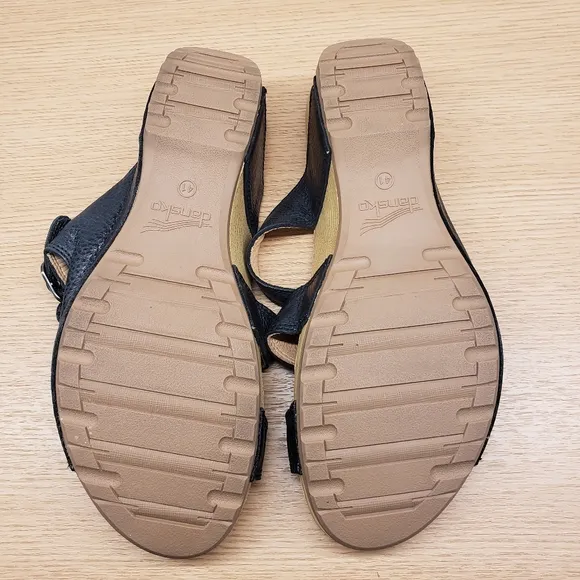Dansko Tarin – Black Milled Burnished Leather Sandals