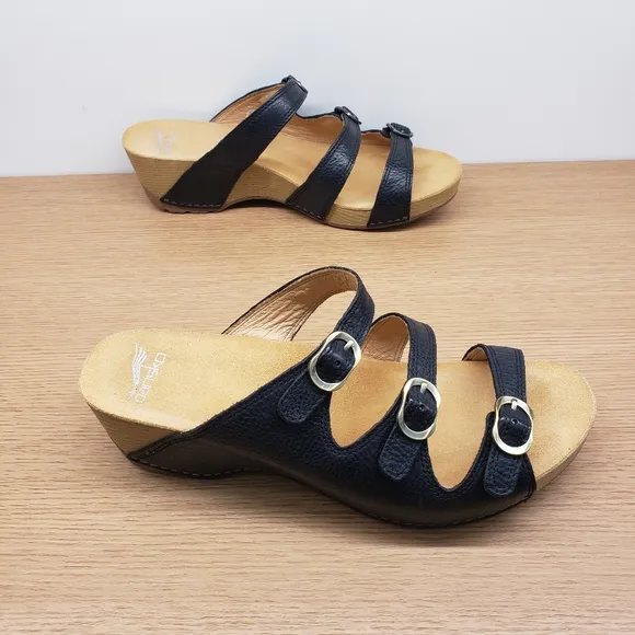 Dansko Tarin – Black Milled Burnished Leather Sandals