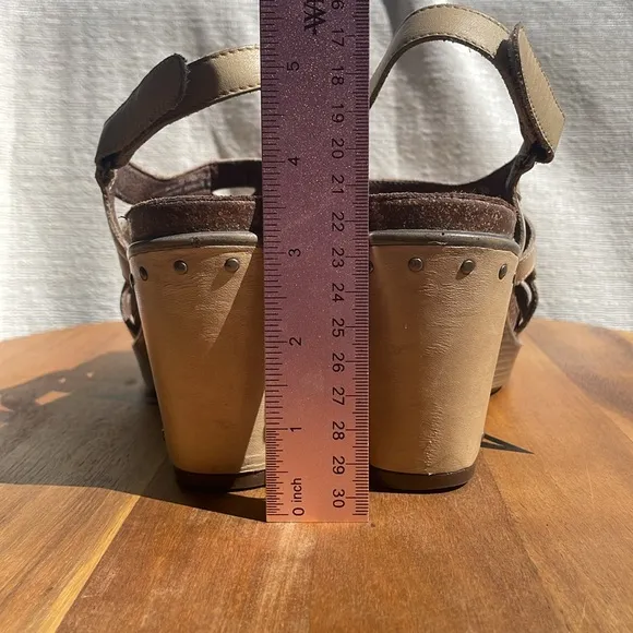 Dansko Women’s Felicia Leather Wedge Sandals Sand Antique Size 38
