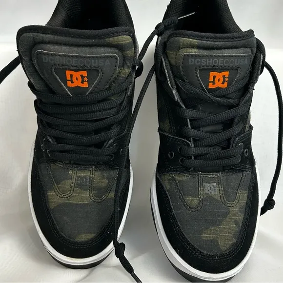 DC Men’s Maswell Black and Camouflage Skater Shoes Size 9