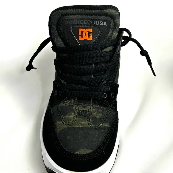 DC Men’s Maswell Black and Camouflage Skater Shoes Size 9