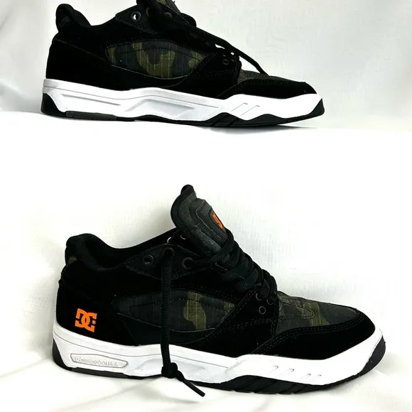 DC Men’s Maswell Black and Camouflage Skater Shoes Size 9