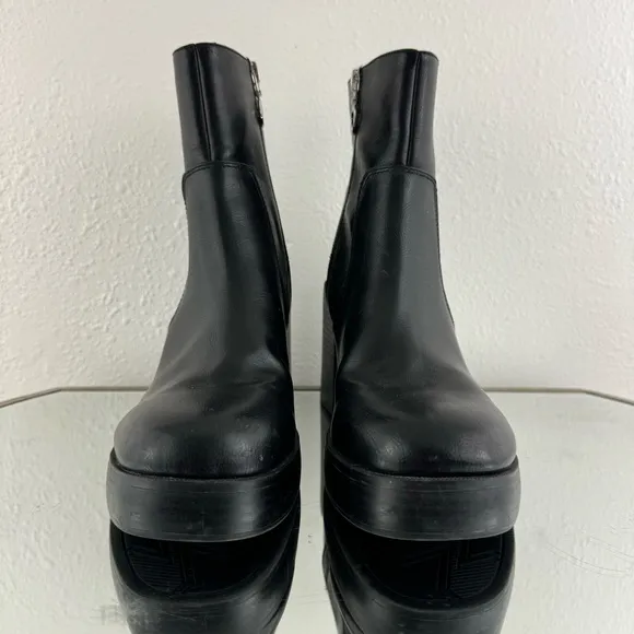 DIRTY LAUNDRY Black Faux Leather Edgy Grunge Groovy Chunky Platform Ankle Boots