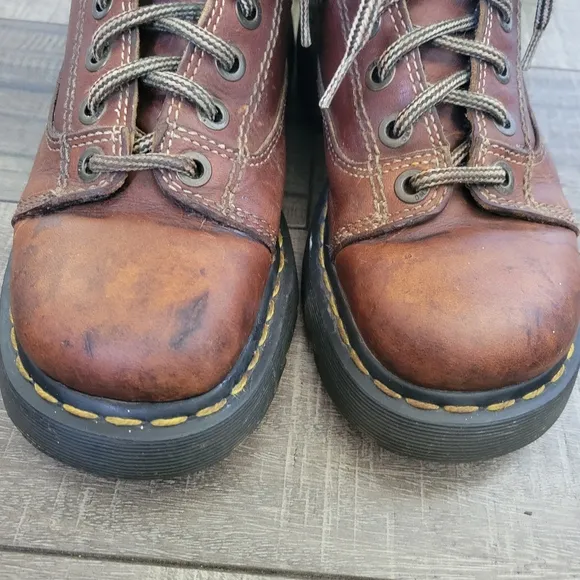 DOC MARTENS 8A07 Vintage 90s Y2K Chunky Platform Brown Leather Lace-Up Boots 7