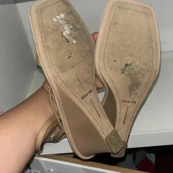Dolce vita gemeni wedge sandals in cafe leather size 9
