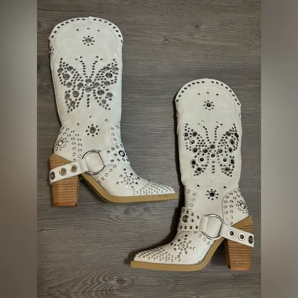 Dolls Kill / Current Mood White Flight Risk Cowboy Boots