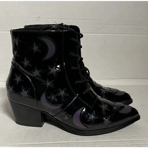 Dolls Kill yru patent black aura moon &amp; stars holo reflective pointed boots Sz 7