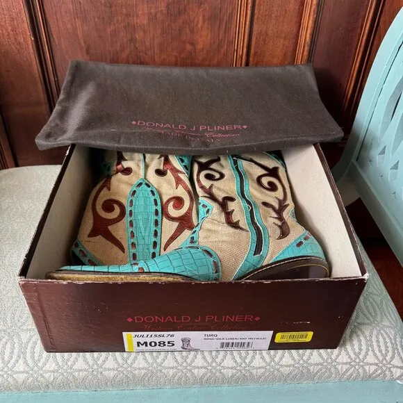 Donald J. Pliner Turquoise Western Couture Collection 8.5M.