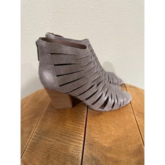 Donald Pliner Greece Leather Peep Toe Sandals size 8.5