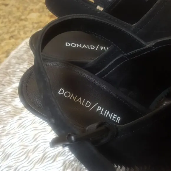 DONALD PLINER &quot;Mylo&quot; Fringe Sandals - Size 9 1/2