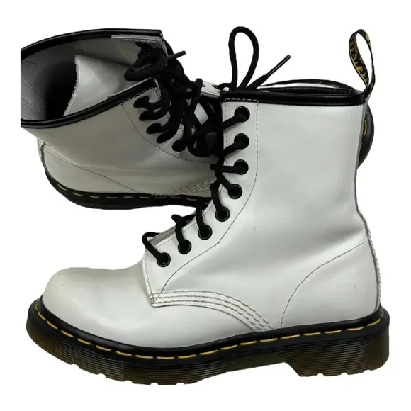 Dr. Doc Martens White leather Combat 11821 Boots