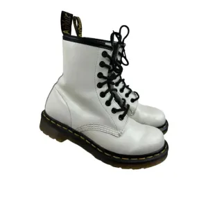 Dr. Doc Martens White leather Combat 11821 Boots