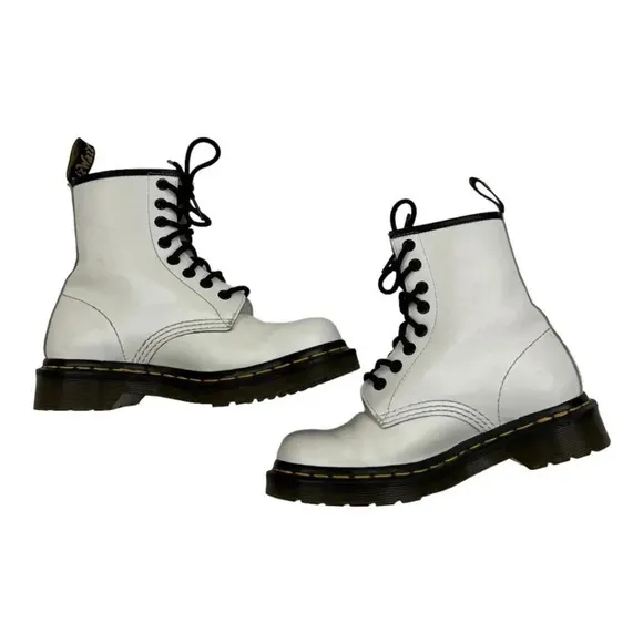 Dr. Doc Martens White leather Combat 11821 Boots