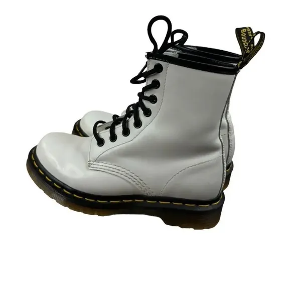 Dr. Doc Martens White leather Combat 11821 Boots