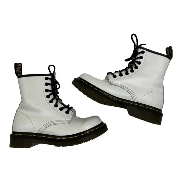 Dr. Doc Martens White leather Combat 11821 Boots
