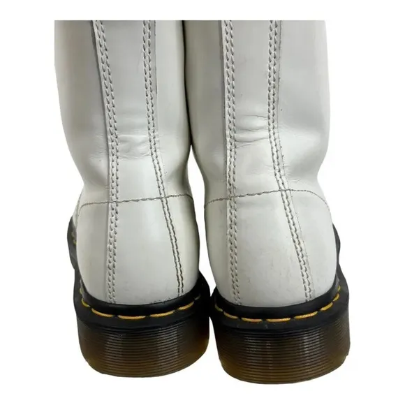 Dr. Doc Martens White leather Combat 11821 Boots