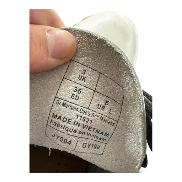 Dr. Doc Martens White leather Combat 11821 Boots