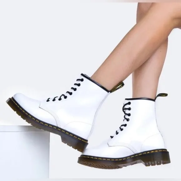 Dr. Martens 1460 W White Patent Lamper Leather 8-Eye Boots