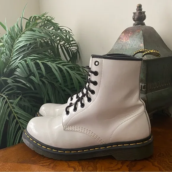 Dr. Martens 1460 W White Patent Lamper Leather 8-Eye Boots